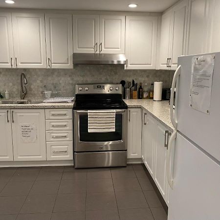 Yonge And Finch Subway !U Spacious & Cozy Private Bdr With Shared Bathroom Toronto Ngoại thất bức ảnh