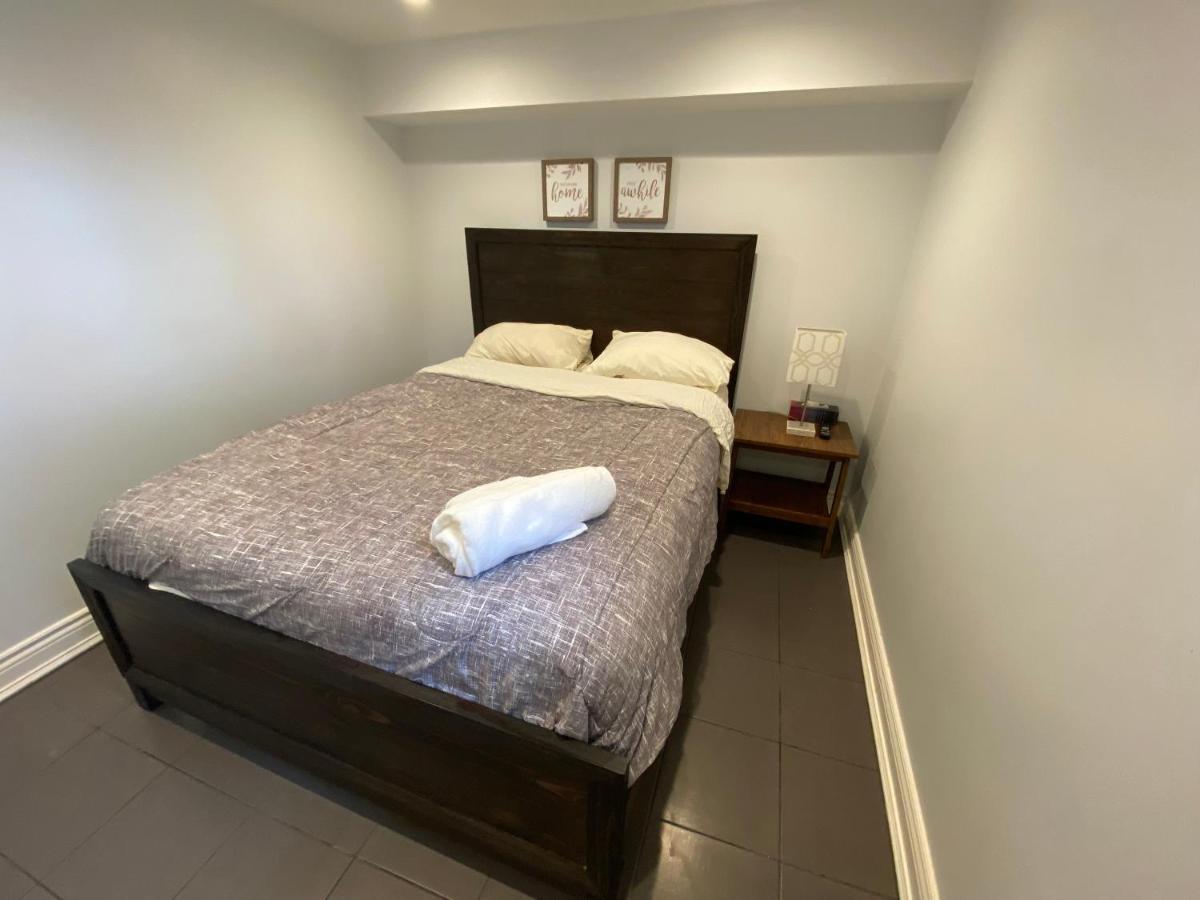 Yonge And Finch Subway !U Spacious & Cozy Private Bdr With Shared Bathroom Toronto Ngoại thất bức ảnh